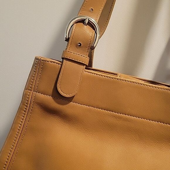 Vintage COACH Tan 4157 Soho Buckle Bag - Picture 3 of 13